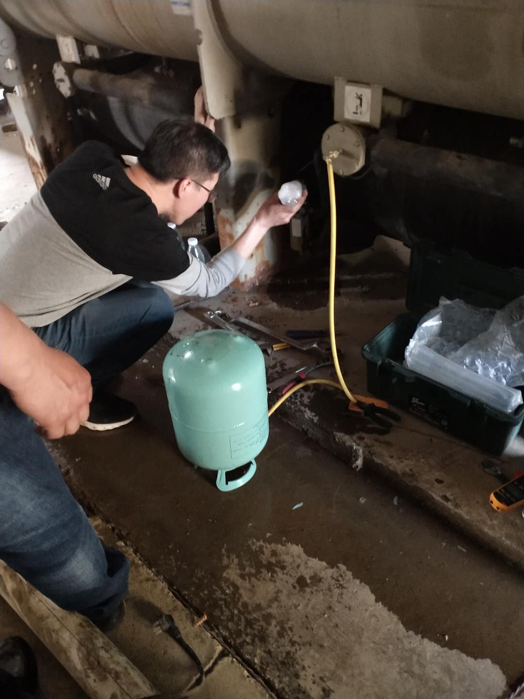 青岛中央空调—冷水机维修